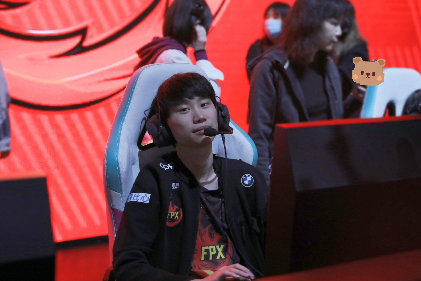 开云体育-Doinb回归赛场，出色防守首场状态亮眼，瑞士队观众沸腾！的简单介绍